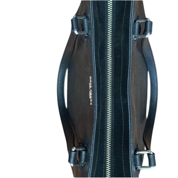 Kate Spade New York Black Leather Zip Top Tote Bag EUC - Picture 4 of 5